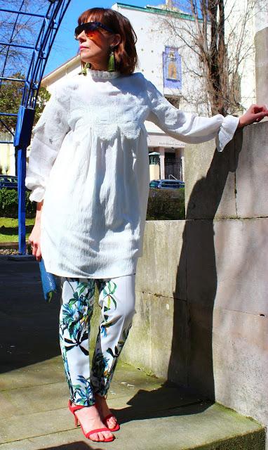 MIS LOOKS - FLORES Y BLANCO MIS LOOKS - FLORES Y BLANCO