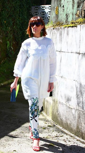 MIS LOOKS - FLORES Y BLANCO MIS LOOKS - FLORES Y BLANCO