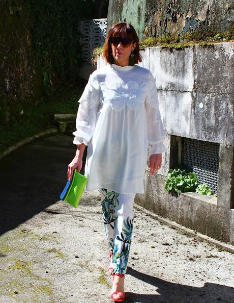 MIS LOOKS - FLORES Y BLANCO MIS LOOKS - FLORES Y BLANCO