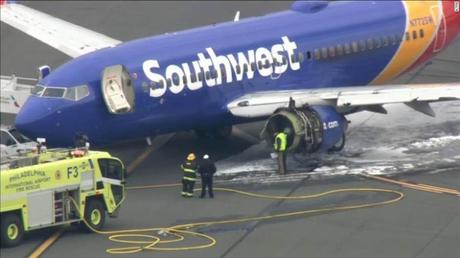 Pasajeros del vuelo de Southwest elogiaron a la piloto por sus “nervios de acero” durante la emergencia
