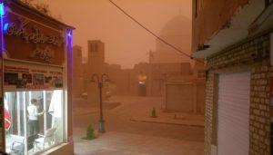 Increíble Una gran tormenta de arena se ‘traga’ a una ciudad iraní 1