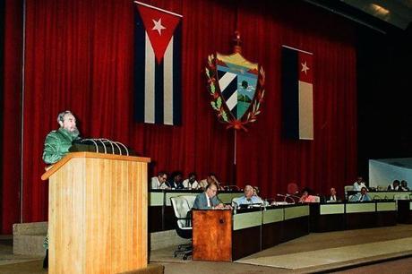 Fidel Castro: “El poder del pueblo se ejerce a través de la Asamblea Nacional”