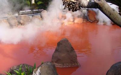 Aguas termales de sangre (Japón). Aguas termales de sangre (Japón).