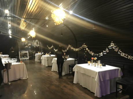 Bajo el mar Vista del salón de la celebración esperando a sus invitados