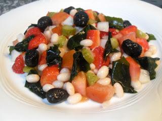 Empedrado de judías, fresones y alga wakame