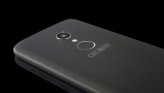 TCL Communications presentó en el MWC los nuevos equipos que llegarán este año a Ecuador