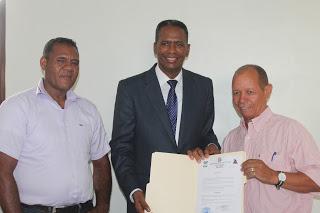 Ayuntamientos de Barahona reconocen gestión de Francisco Del Valle.