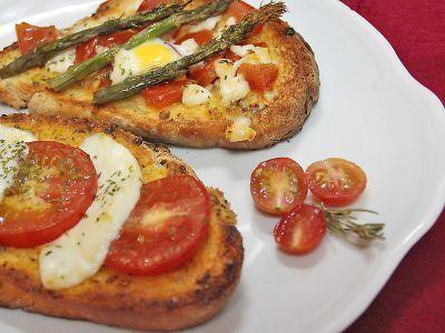 RECETA - Tostas mediterraneas con tomate Tostas mediterraneas con tomate