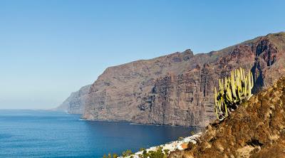 costa de Los Gigantes en Tenerife El relieve insular español