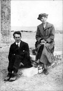 Gertrude Bell y Lawrence de Arabia, dos importantes figuras en la historia de Oriente Medio Gertrude Bell y Lawrence de Arabia, dos importantes figuras en la historia de Oriente Medio