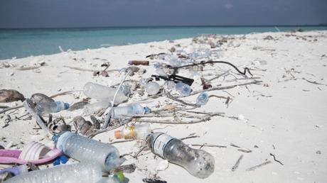 ¡El sexto continente! La islas de plástico y la realidad de Maldivas