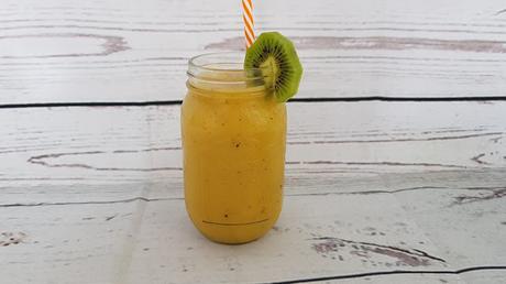 Batido de kiwi, papaya, pepino y plátano