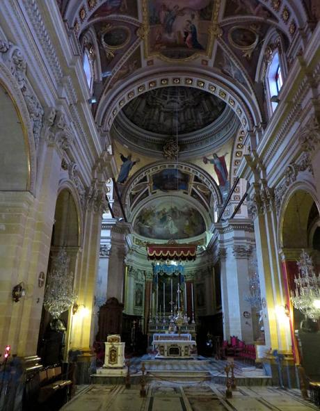 Qué ver en Gozo en un día, además de la ventana que se cerró Interior de la Catedral de Victoria que ver en Gozo
