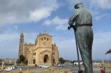 Qué ver en Gozo en un día, además de la ventana que se cerró Santuario de Ta 'Pinu en Gozo Malta en cuatro días