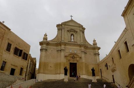 Qué ver en Gozo en un día, además de la ventana que se cerró Fachada de la Catedral de Victoria que ver en Gozo