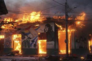 Adolescente muere en enfrentamiento entre universitarios y antimotines EL-cuun-4-750x500