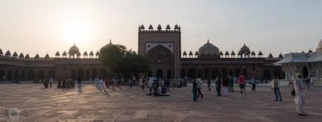 Patio de la Mezquita de Jama Masjid en la ciudad fantasma de Fatehpur Sikri India-Travel