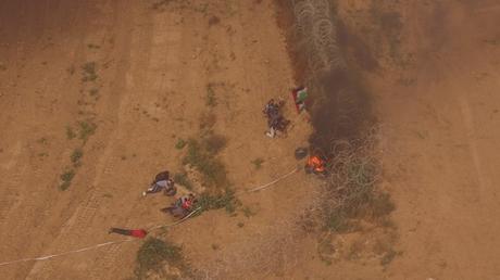 Una sociedad enferma: Así es como Hamas usa a los niños para romper la valla fronteriza de Israel.