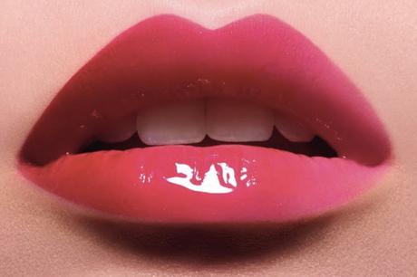 L'Absolu Lacquer, la Barra de Labios Líquida de Lancôme de Acabado Personalizado y Ultra-Glossy