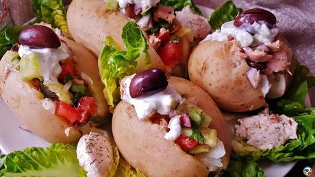 Papas rellenas de ensalada