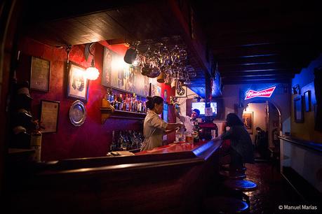 Delfus Bar: Templo azul del rock clásico