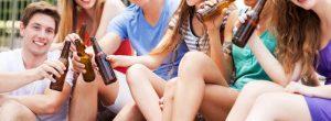 Criando a los adolescentes para que se conviertan en bebedores sociales responsables: ¿qué debería enseñar sobre el alcohol?