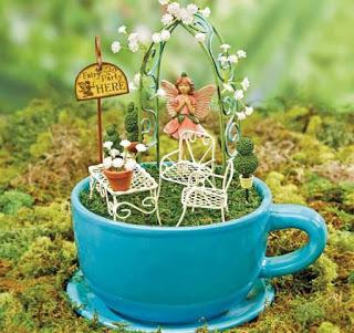 17 Hermosas ideas para hacer terrarios en tazas de té