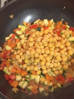 QUINOA CON VERDURITAS Y GARBANZOS AL ALIÑO DE COMINO Y LIMÓN