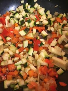 QUINOA CON VERDURITAS Y GARBANZOS AL ALIÑO DE COMINO Y LIMÓN