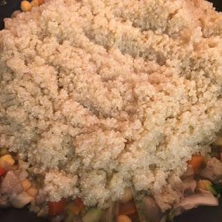 QUINOA CON VERDURITAS Y GARBANZOS AL ALIÑO DE COMINO Y LIMÓN