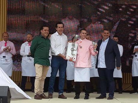 Dos nazarenos representarán a Dos Hermanas en la final del Concurso Internacional de Cortadores de Jamón de Capa Blanca