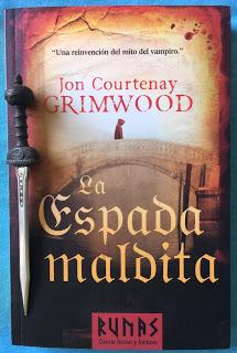 Portada del libro La espada maldita, de Jon Courtenay Grimwood