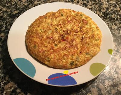 TORTILLA DE PATATAS CON PUERRO, PIMIENTOS Y ZANAHORIA EN THERMOMIX Y TRADICIONAL