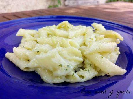 Macarrones a la albahaca (tradicional o Thermomix) Macarrones a la albahaca (tradicional o Thermomix)