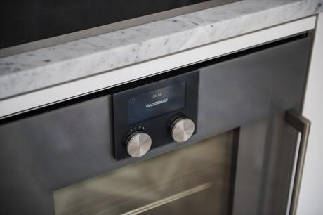 pisos pequeños decoración piso pequeño sueco grandes ventanales estilo nórdico Estilismo de interiores distribución minipisos cama nicho   