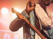 Oriente Occidente Inundan Sala