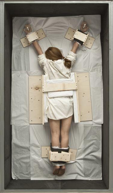 Cattelan_Untitled, 2007 Cattelan reapareció en Varsovia luego de su muestra “final” en NYC y ahora vendrá a BsAs