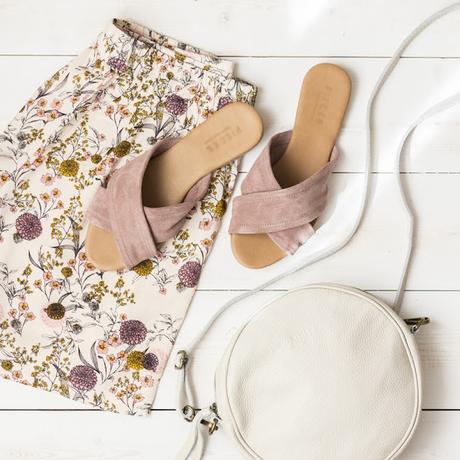 COMPRAS DE LA SEMANA; ABRIL (IV).-