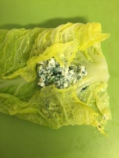 ROLLITOS DE COL RIZADA RELLENOS