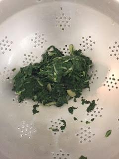 ROLLITOS DE COL RIZADA RELLENOS