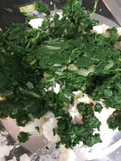 ROLLITOS DE COL RIZADA RELLENOS