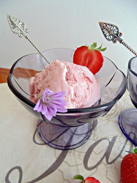 Helado de fresas naturales