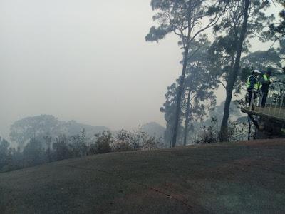 CONTROLAN INCENDIO FORESTAL EN VALLE DE BRAVO