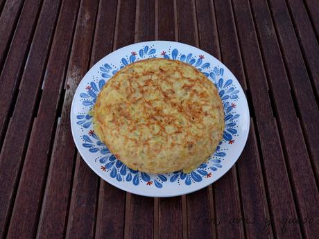 Tortilla de patatas. Mozzarella y bonito