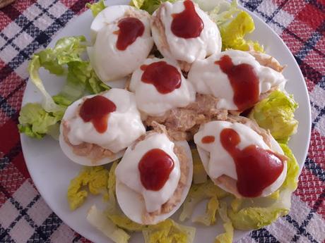 HUEVOS RELLENOS DE ATÚN