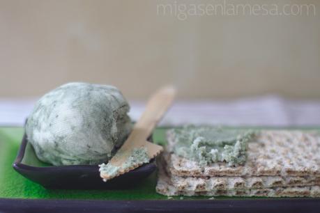 Queso azul vegano, con okara de almendra