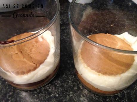 Tiramisú con chocolate y canela