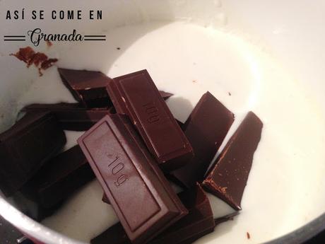 Tiramisú con chocolate y canela