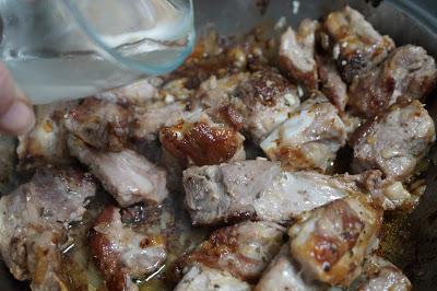 Costillas de cerdo al vino blanco
