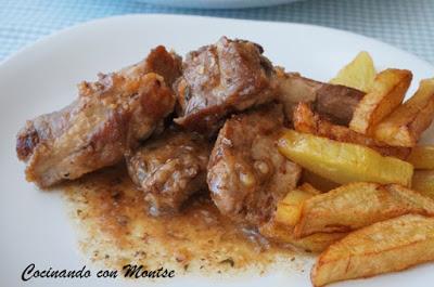 Costillas de cerdo al vino blanco